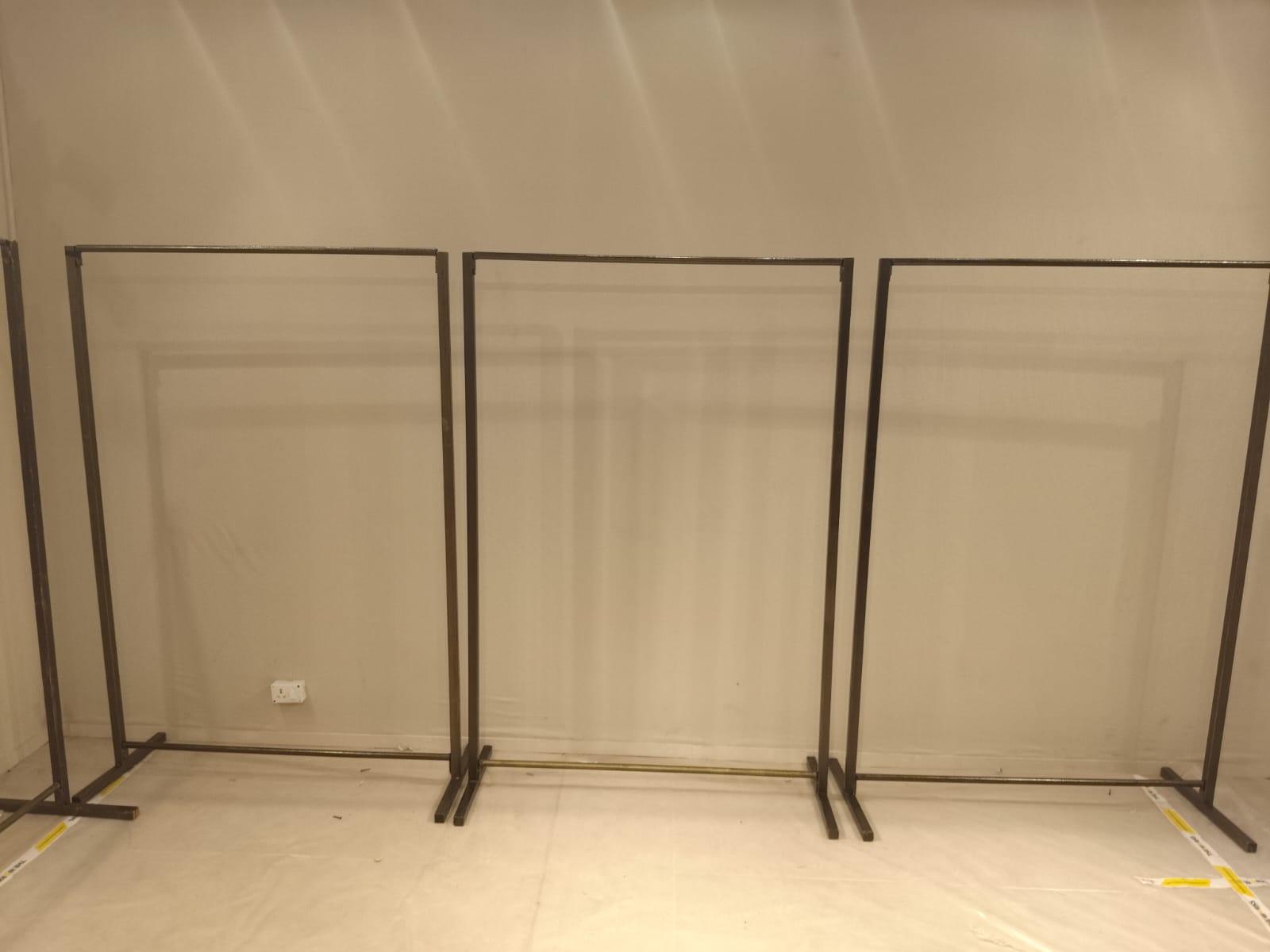 Cloth Display Metal