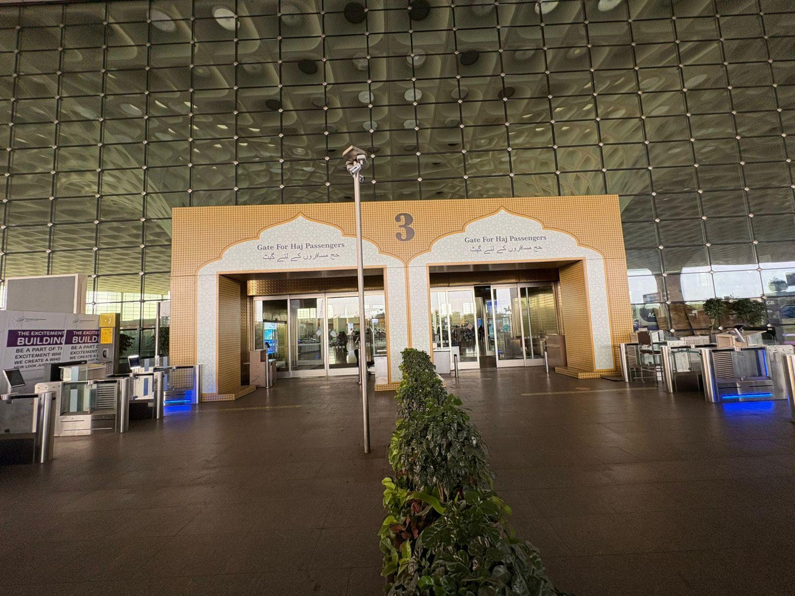 Box Gate Fabrication in Mumbai | Customized Event Gate Branding at Mumbai International Airport
